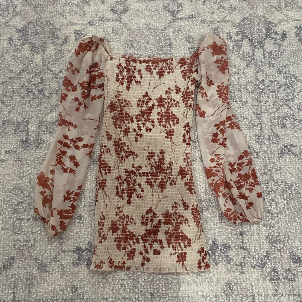 WINDSOR Red/Beige Floral Fitted Dress With Long Sleeves SIZE: SMALL